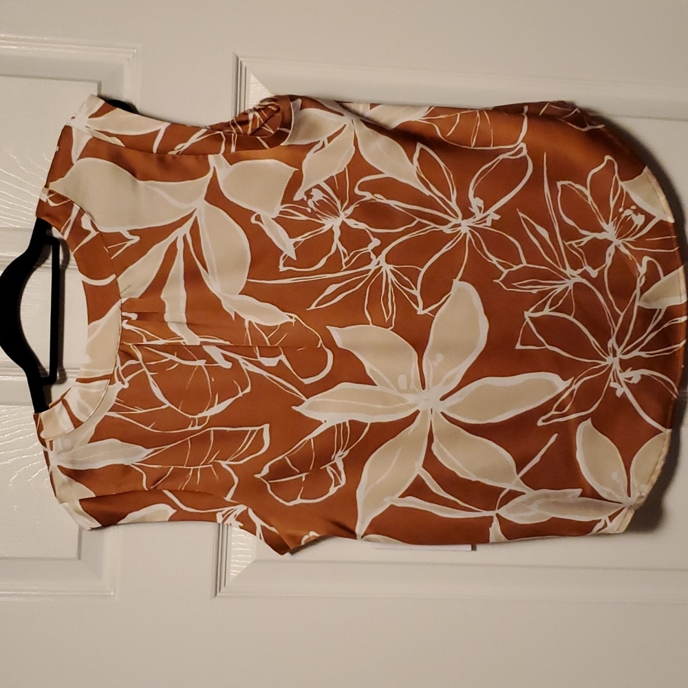 Liz Claiborne Sierra Brown Floral Top